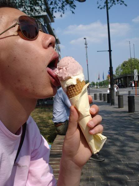 Photo Sharing and Video Hosting at Photobucket