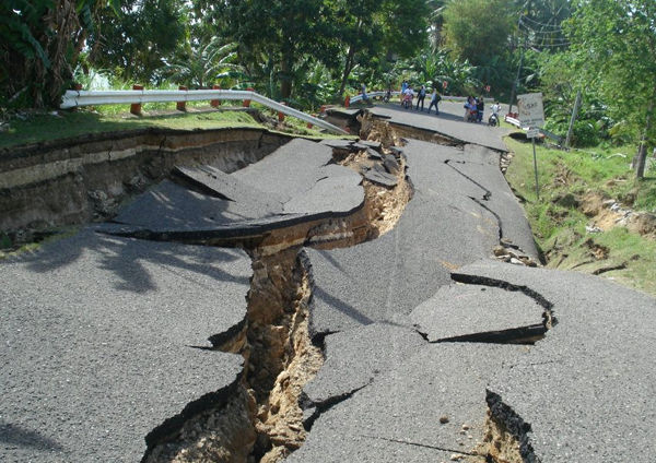 Magnitude 7.2 Earthquake Hits Central Philippines; Kills 20 