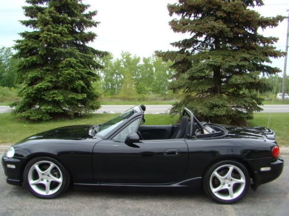 http://i160.photobucket.com/albums/t167/llorentz/Miata/027.jpg