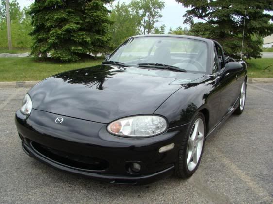 http://i160.photobucket.com/albums/t167/llorentz/Miata/028.jpg