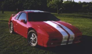 http://i160.photobucket.com/albums/t167/llorentz/Pats%20Fiero/frontR.jpg