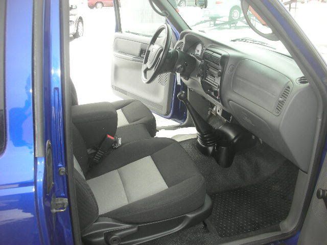 http://i160.photobucket.com/albums/t167/llorentz/Ranger/1FTZR45E94TA11690-101.jpg
