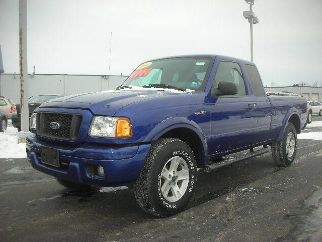 http://i160.photobucket.com/albums/t167/llorentz/Ranger/1FTZR45E94TA11690-11.jpg
