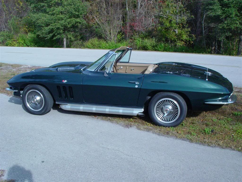 http://i160.photobucket.com/albums/t167/llorentz/StevesVette/OEM_Exterior.jpg