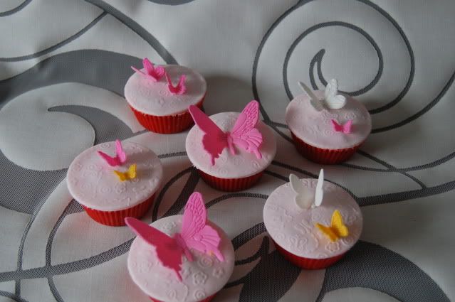 http://i160.photobucket.com/albums/t170/JoyceCollin/Cupcakies011-1.jpg
