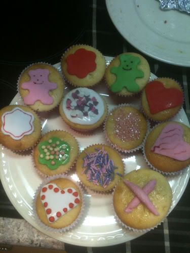 http://i160.photobucket.com/albums/t170/smoothkiss/Cupcakes1.jpg