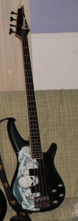 les paul standard bass. never seen another Les Paul