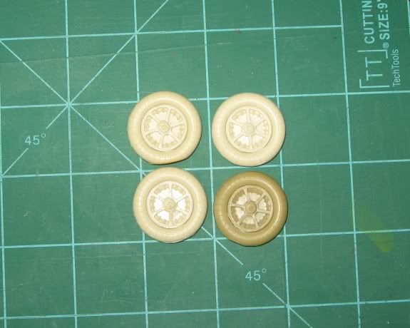 1-24resinEarly-mid109Tires575xx001-1.jpg