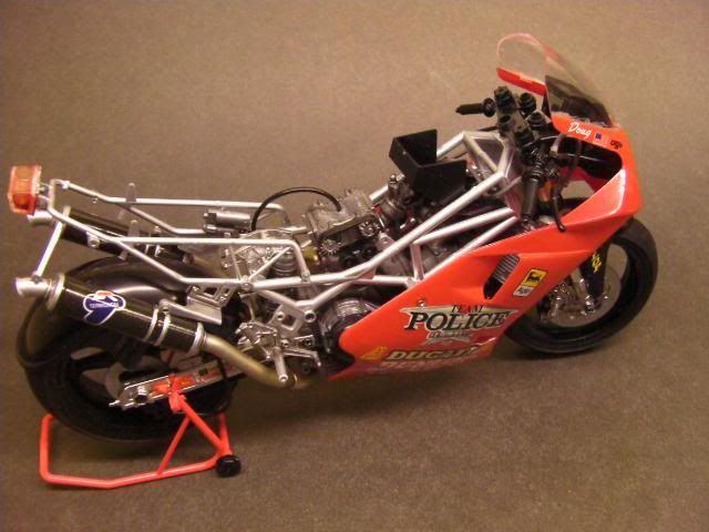 ducatti888008.jpg
