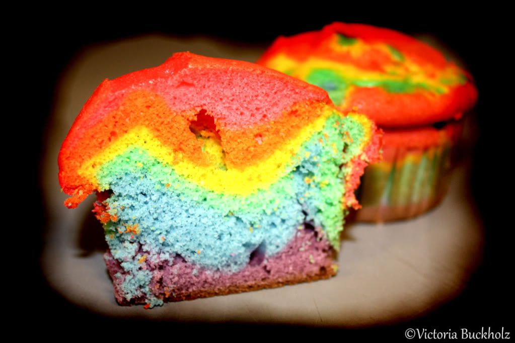 Mikosrainbowcupcakes.jpg 