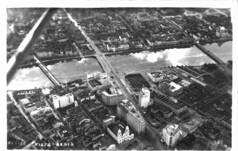 12. Vista aérea do centro do Recife na primeira metade do século XX.