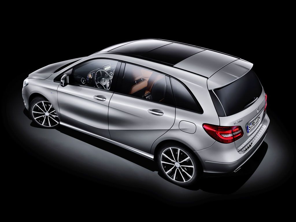 2012-Mercedes-B-Class-rear-angle2-picture.jpg