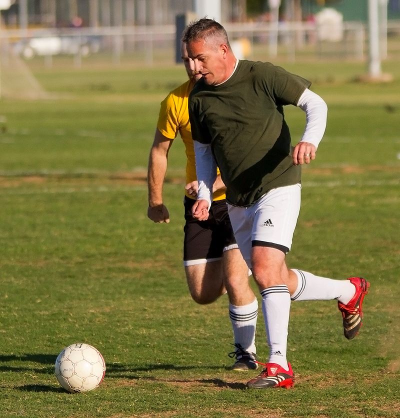 IMAGE: http://i160.photobucket.com/albums/t199/hotled1944/ontheball.jpg