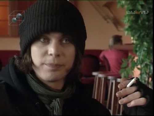 http://i160.photobucket.com/albums/t177/HIM_FAN_13_666/Ville%20Valo/VilleValo3969.jpg